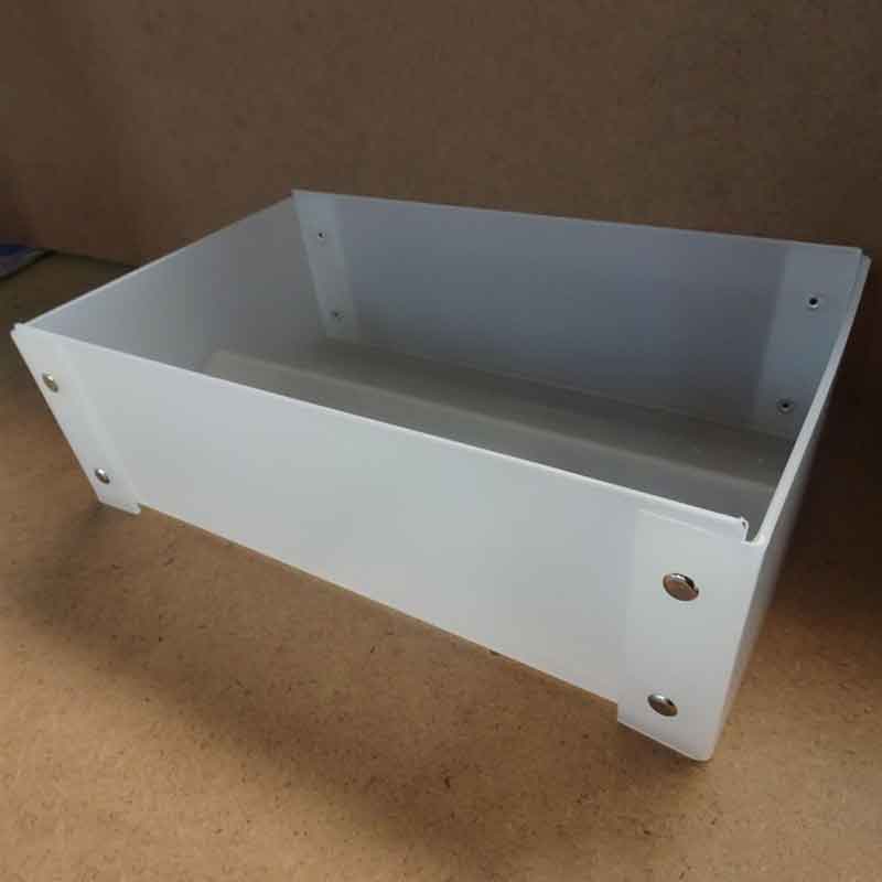 Caja con remaches