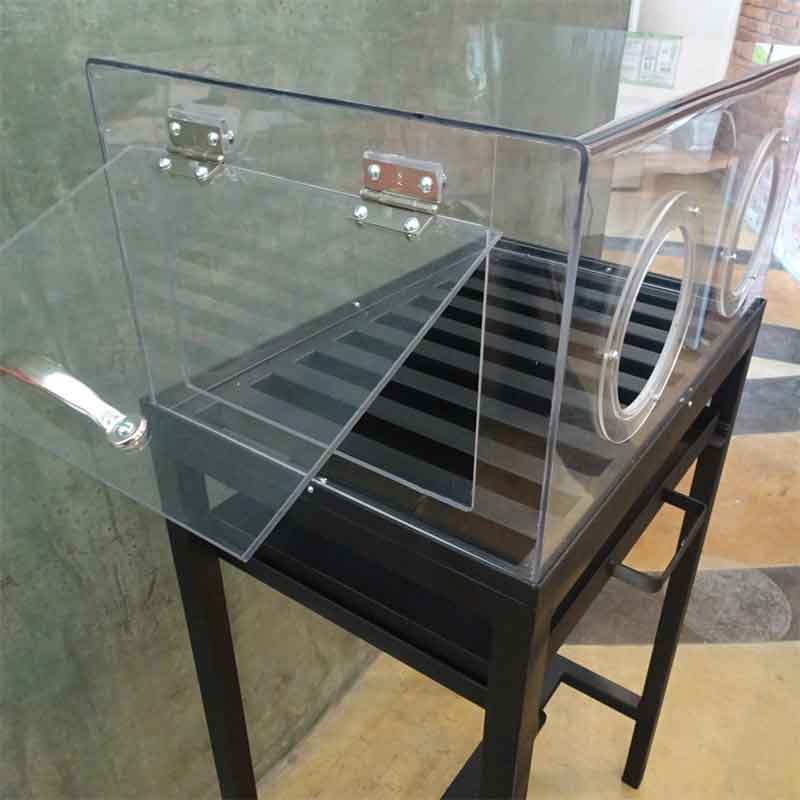 Cabina para rebabeo con mesa